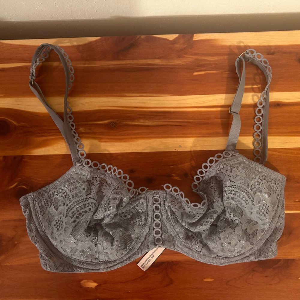 Grey Victoria’s Secret dream Angels Bra 32DDD